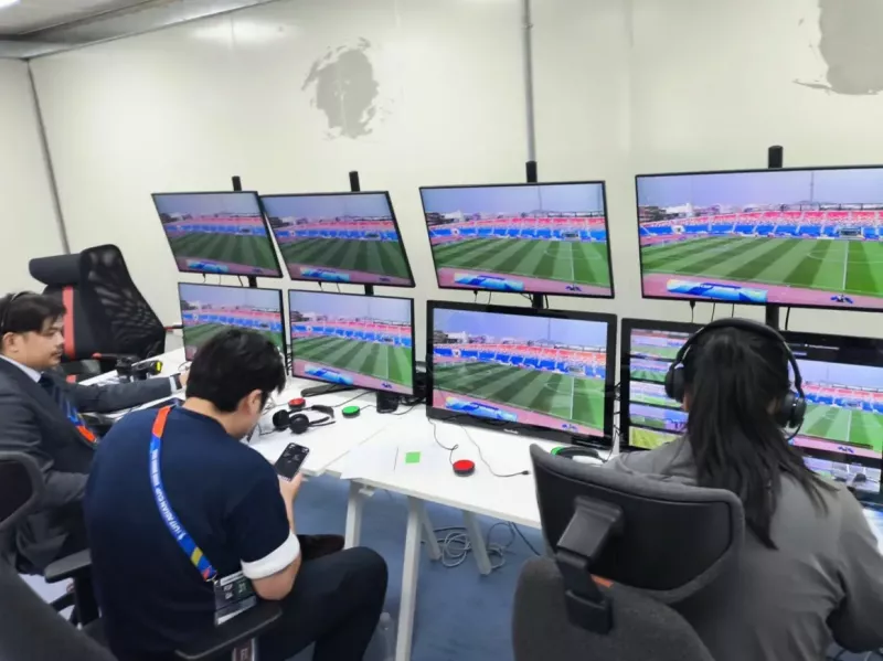 رسمی: نبرد حساس مدعیان لیگ یک با VAR