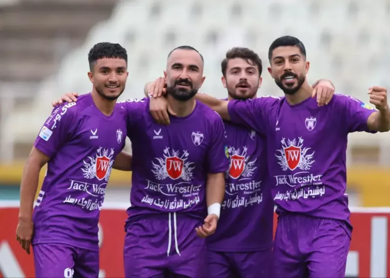 ترکیب رقیب استقلال از این رو به آن رو شد