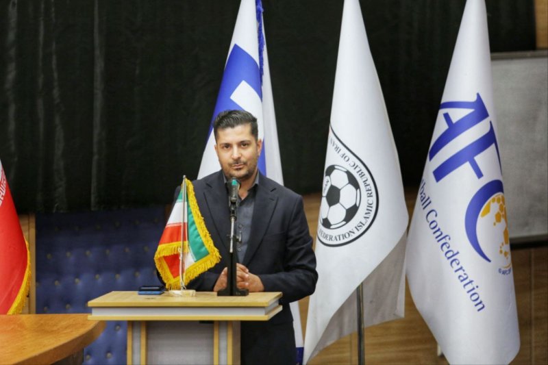 آتنا لشنی: با همسرم در مورد داوری بحث می‌کنیم