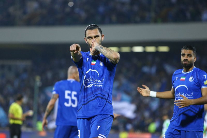 استقلال تمام داشتههایش را در زمین رو کرد!