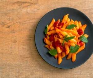 چند ترفند طلایی برای خوشمزگی ماکارونی | اشتباه خانمهای ایرانی در پخت ماکارونی