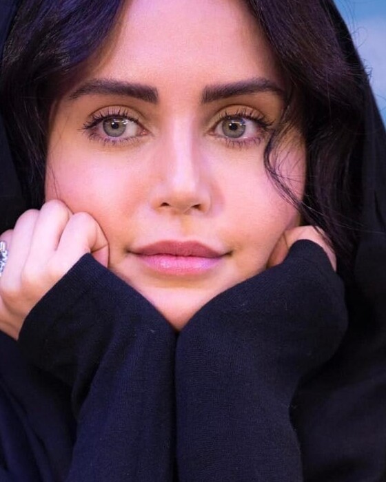 چیدمان رنگی و جذاب سفره الناز شاکردوست برای دوستانش | الناز شاکردوست سنگ تمام گذاشت