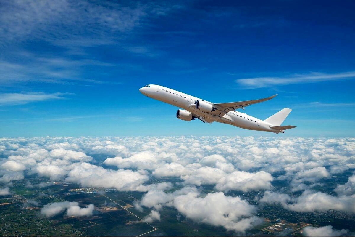 فرود اضطراری ۵ هواپیما در بندرعباس/ علت چیست چیست؟