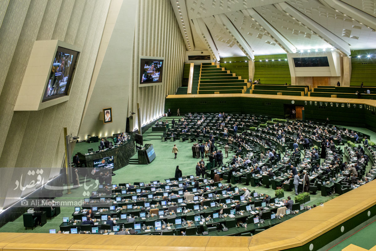 عکسی از حضور خبرنگار آمریکایی در مجلس ایران