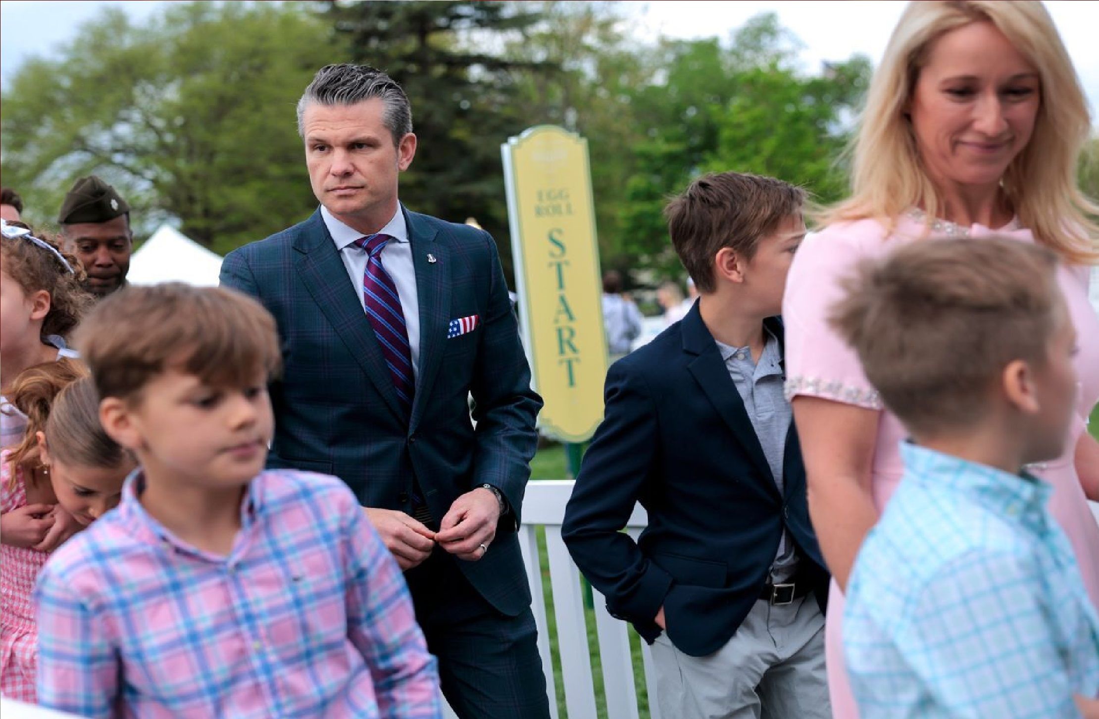 دفاع تمام قد ترامپ از وزیر خود در پی جنجال جدید در سیگنال