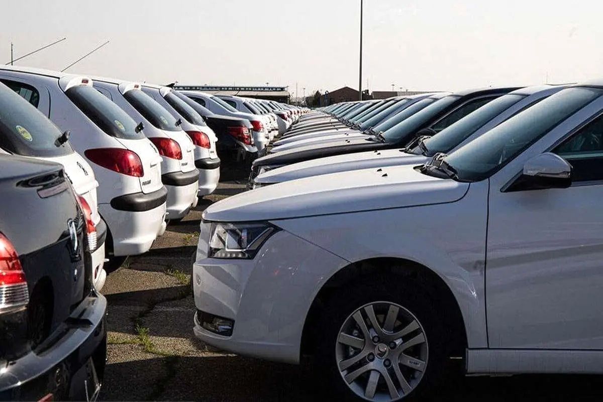 ورود خودروهای پلاک ۱۴۰۴ به بازار/ اختلاف قیمتی خودروها با مدل‌های ۱۴۰۳ چقدر است؟