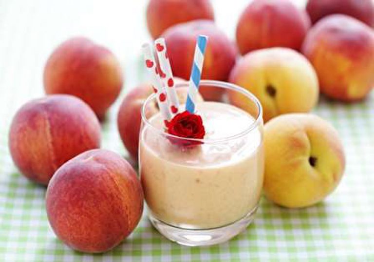 طرز تهیه اسموتی هلو خانگی ؛ مناسب برای روزهای گرم