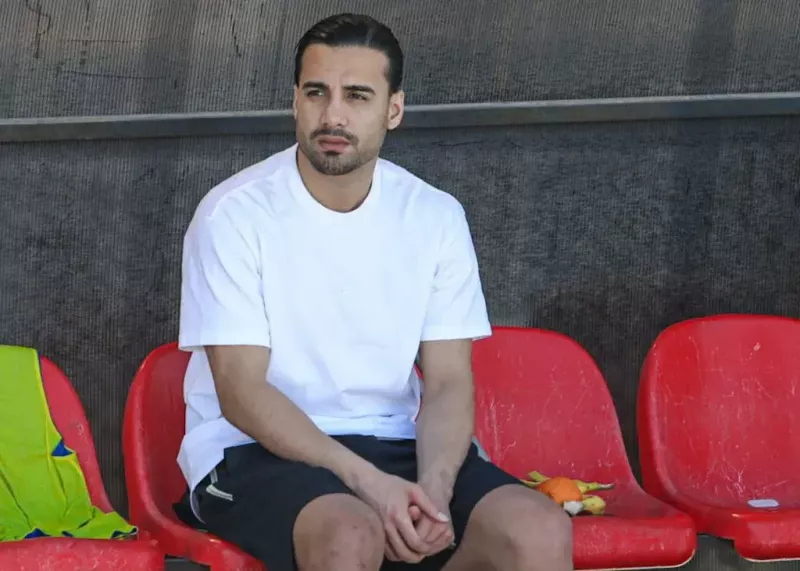 مصدوم رباط صلیبی نساجی خودش را رساند