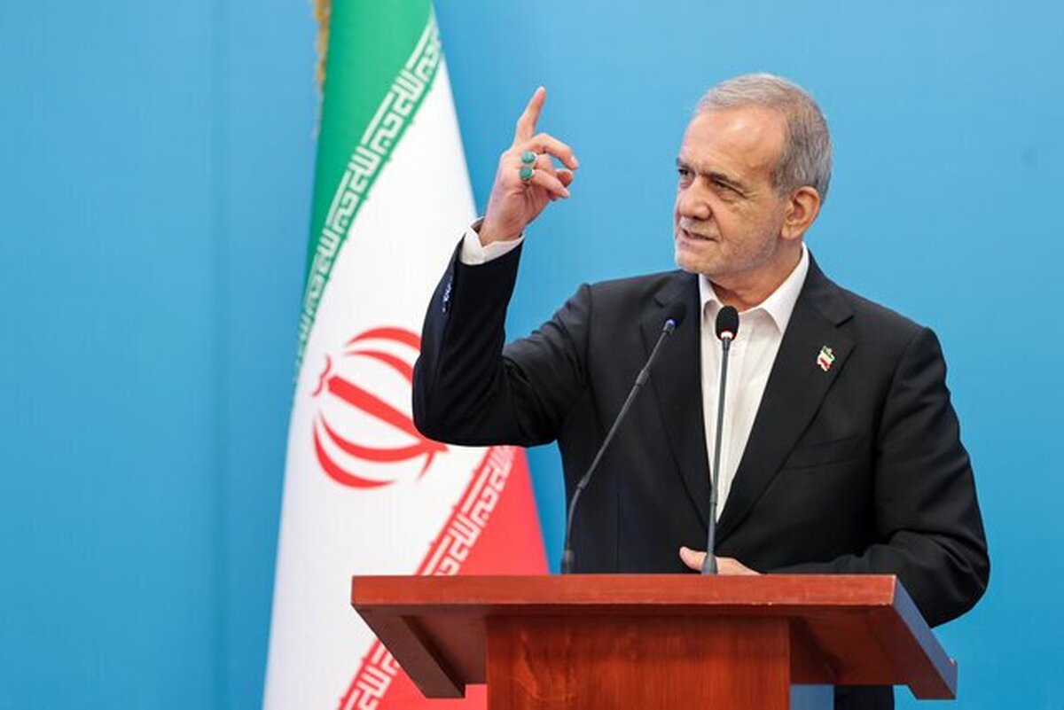 حمله به رئیس جمهور در آنتن زنده تلویزیون | صحبت های تند کارشناس صدا و سیما به پزشکیان + فیلم