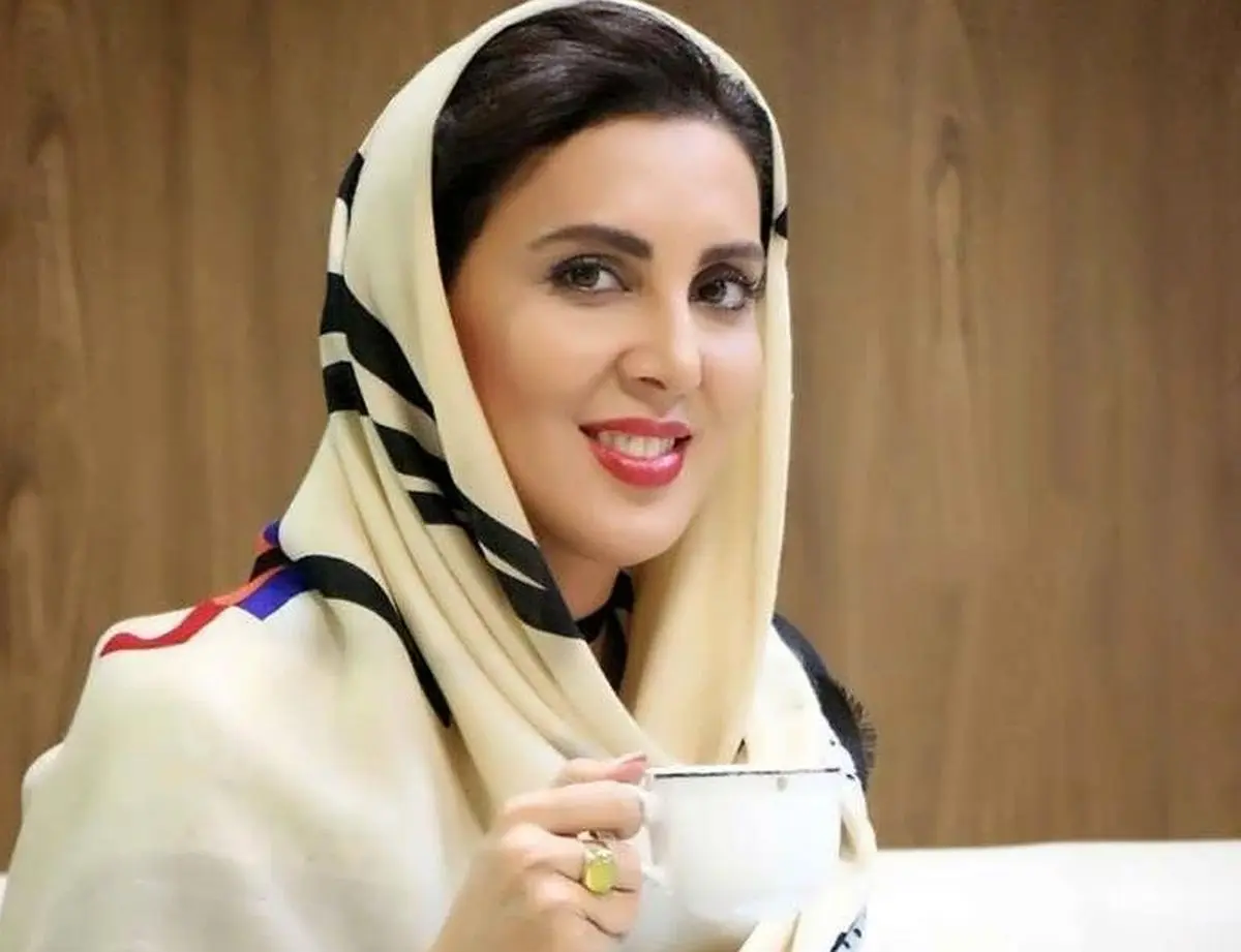 لیلا بلوکات با مانتو گرون قیمتش ظاهر شد | استایل دیدنی خانم بازیگر هوش از سر همه برد