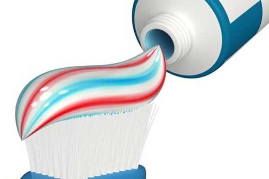 کاربرد های متفاوت خمیردندان که نمی دانستید | چند کاربرد مفید خمیر دندان