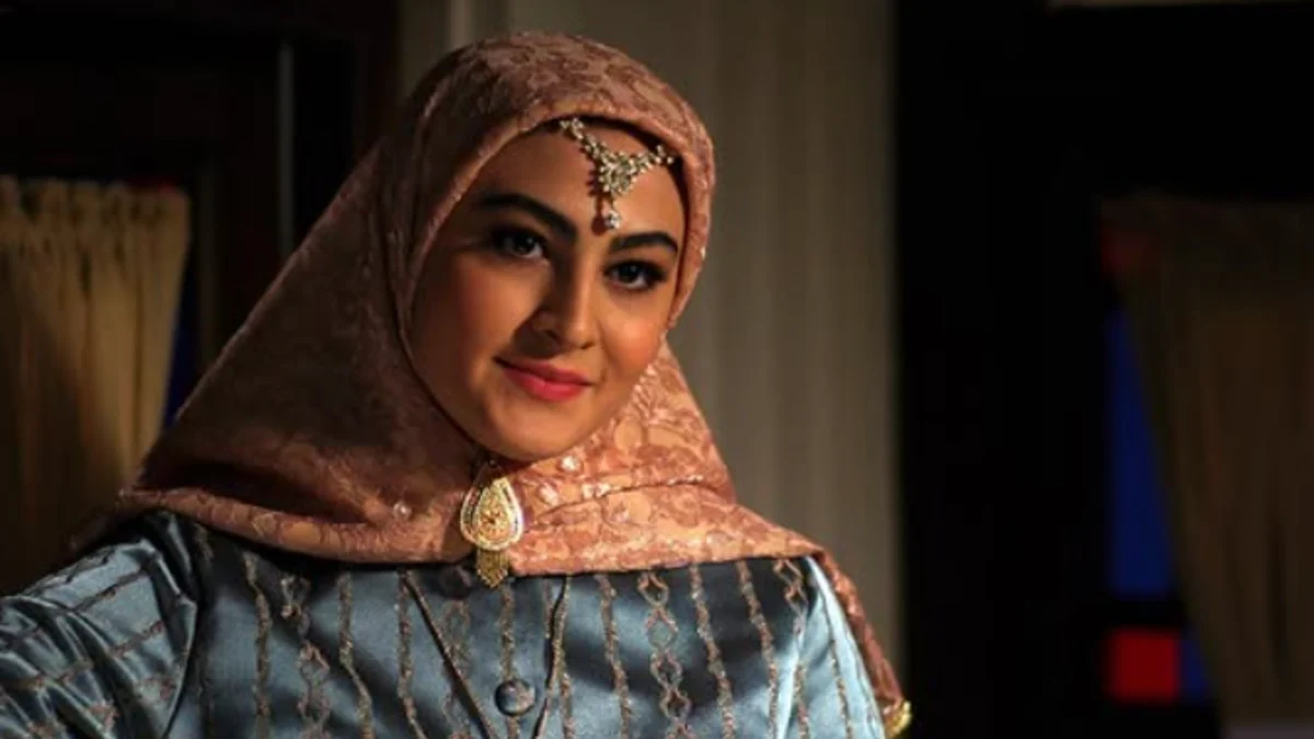 مانتو شیک و خاص مریم مومن همه رو مبهوت کرد | انتخابی جذاب برای خانم بازیگر