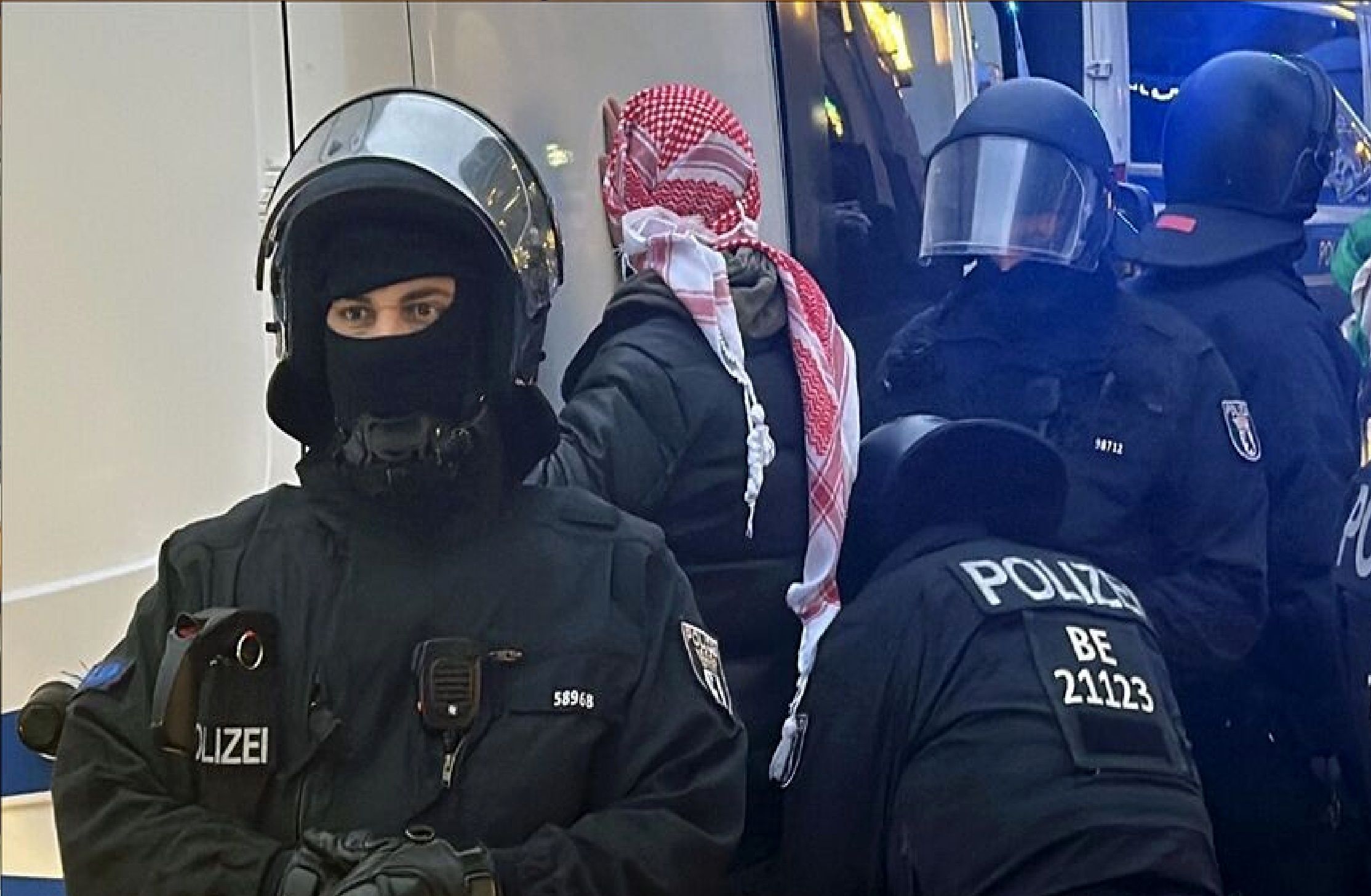 آلمان دانشجویان معترض علیه جنایت‌های اسرائیل در غزه را بازداشت کرد