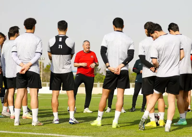 دراگان نقشه حمله را مرور میکند