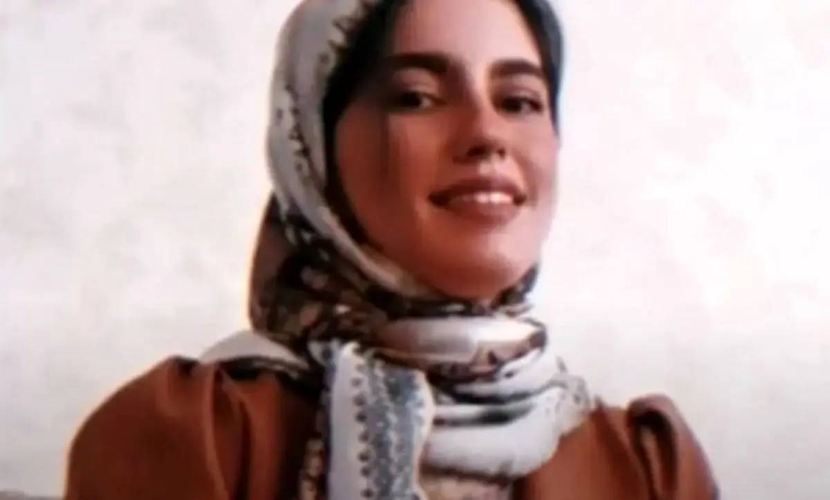 عکس غم انگیز الهه حسین نژاد در کنار تنها برادرش