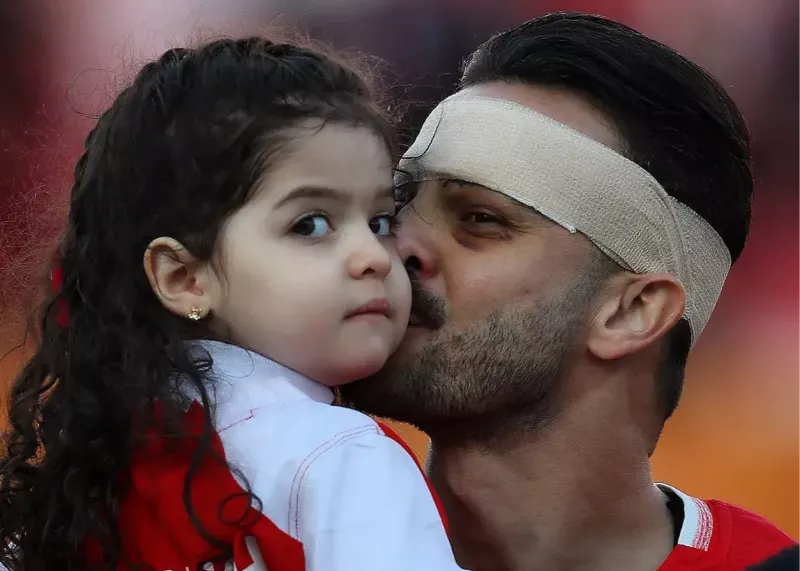 تنها دلخوشی سروش رفیعی در روز شکست (عکس)