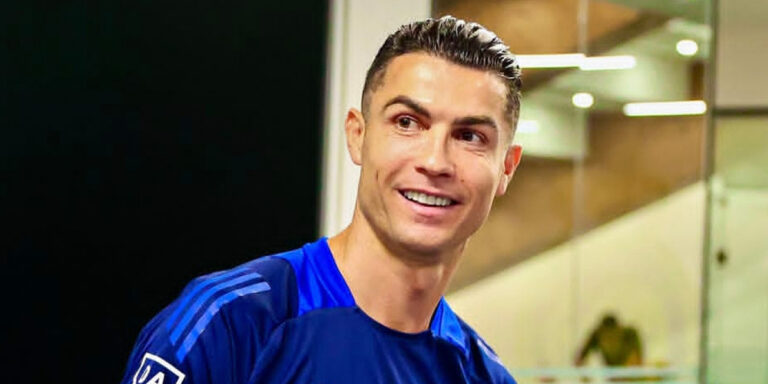 ساعت لاکچری رونالدو خبرساز شد | ساعت ۱ میلیون دلاری رونالدو روی مچ دستش همه ما را به حیرت وا داشت!