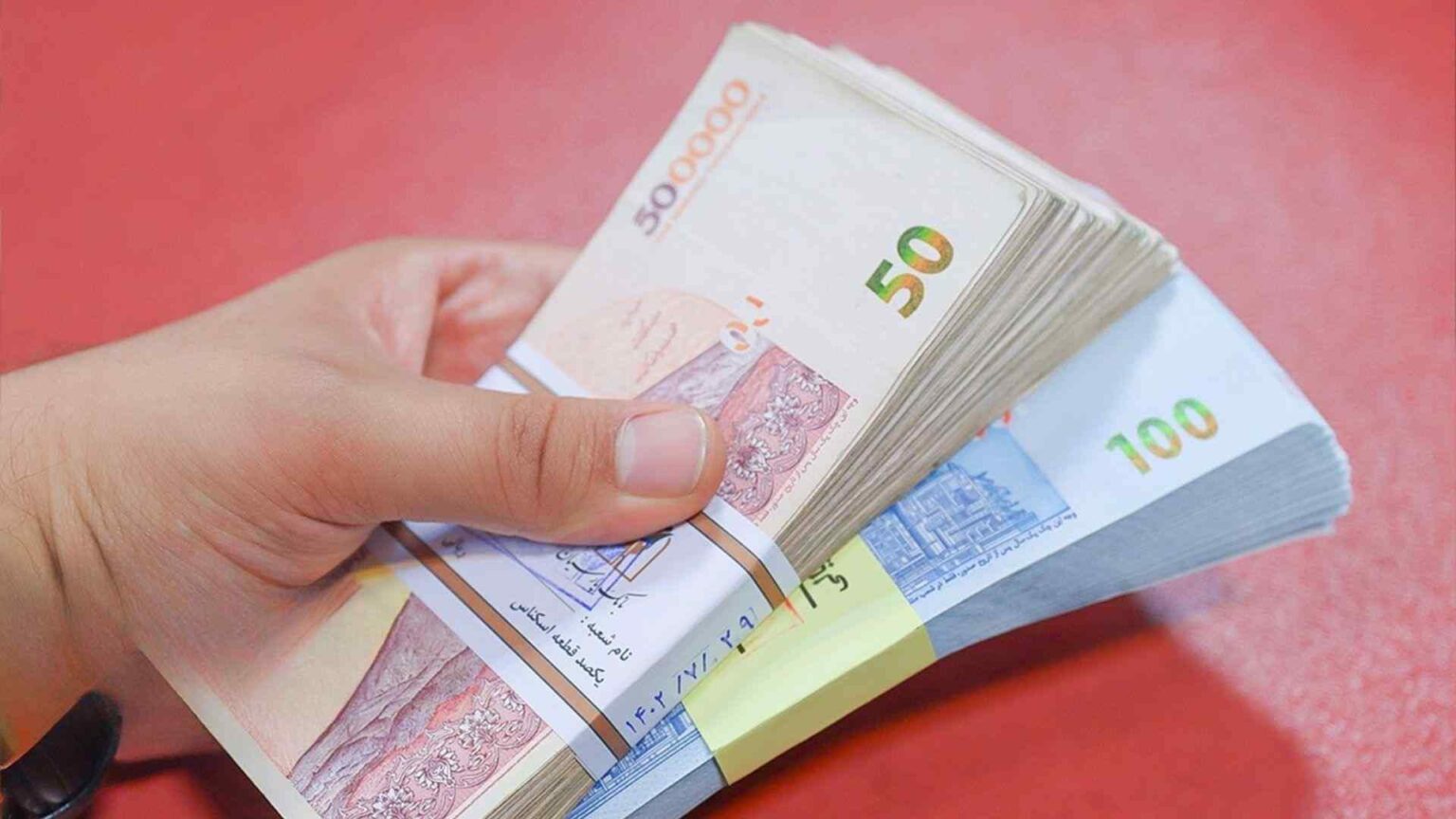 خوش خبری برای کارمندان | جزییات افزایش حقوق کارمندان اعلام شد