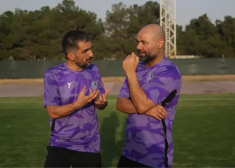 فقط دو نفر در استقلال باقی ماندند