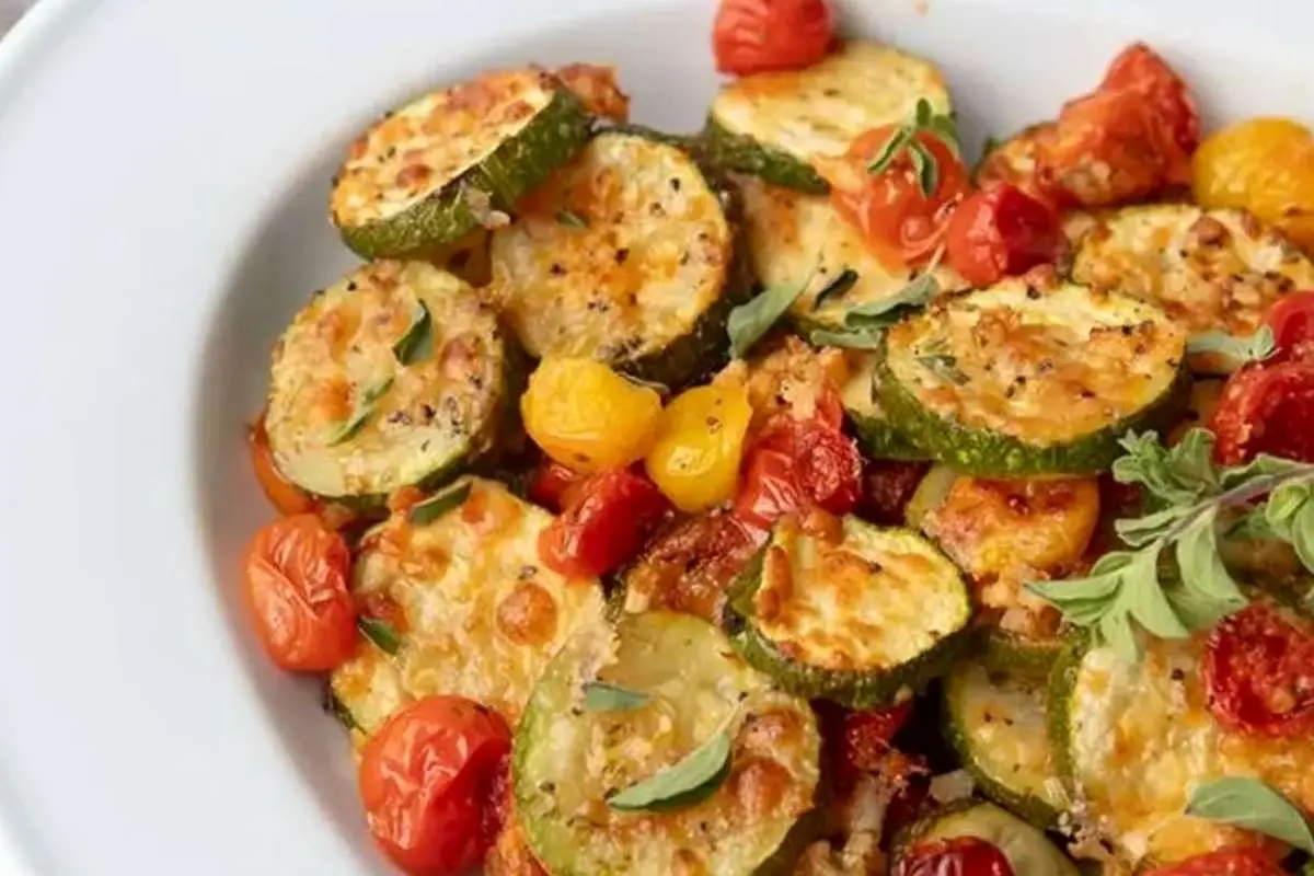 طرز تهیه خوراک کدو و گوجه ؛ یک غذای ساده و فوری