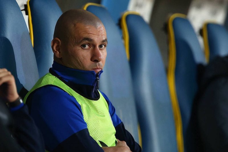 اتفاق هالیوودی: هوادار استقلال روی کاپوت ماشین سیلوا