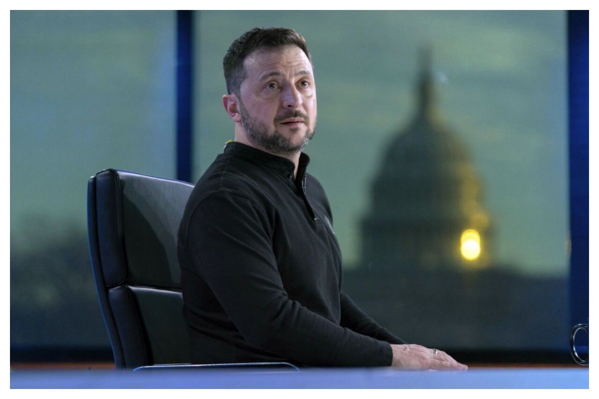 زلنسکی: چین برای روسیه گلوله توپ و باروت تامین می‌کند