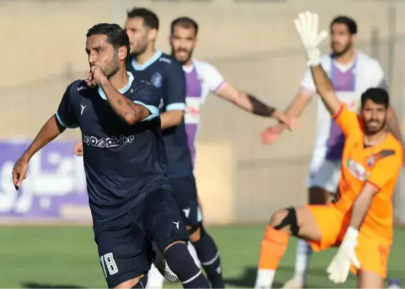 تکذیب کتک‌کاری در بازی جنجالی!