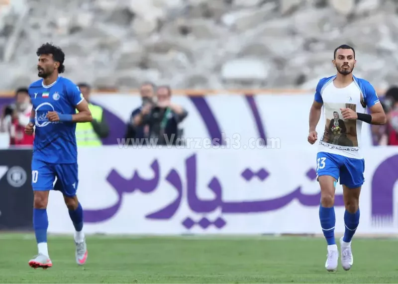 جلالی گل استقلال را هدیه داد (عکس)