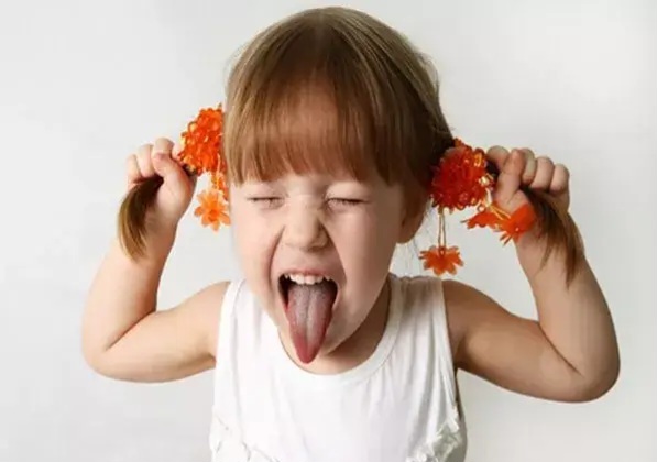 چند راهکار برای رفتار با بچه بی‌ ادب | با بی‌ ادبی کودکان چه کنیم؟