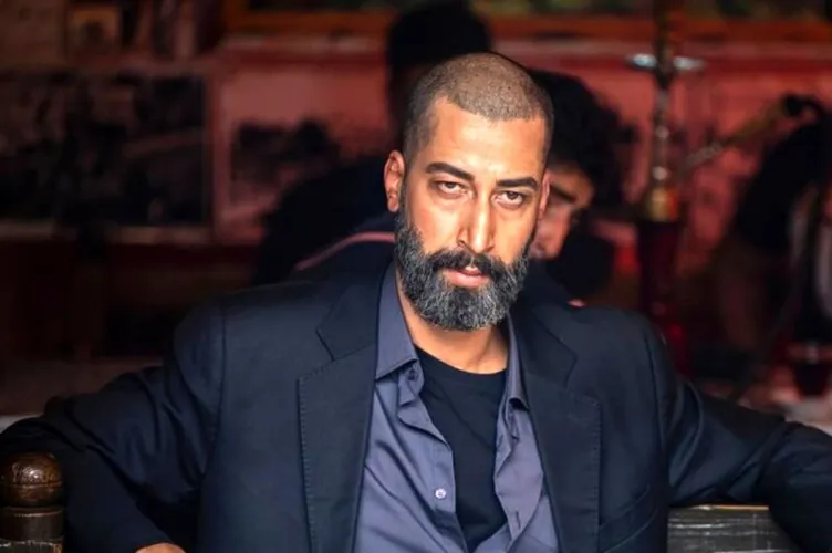 بهرام افشاری از ماشین خاصش رونمایی کرد | وقتی بهرام افشاری به ماشین نوستالوژی اش افتخار می کنه