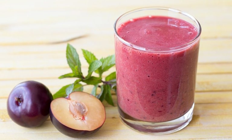 طرز تهیه اسموتی آلو خوشمزه ؛ یک نوشیدنی خاص برای تابستان