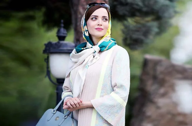 استایل بینظیر بهنوش طباطبایی در جنوب ایران | بهنوش طباطبایی هرروز خوشگل تر از دیروز