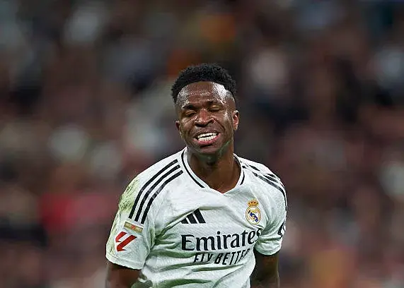 وینیسیوس حتی از برنابئو هم عصبانی‌ است! (عکس)