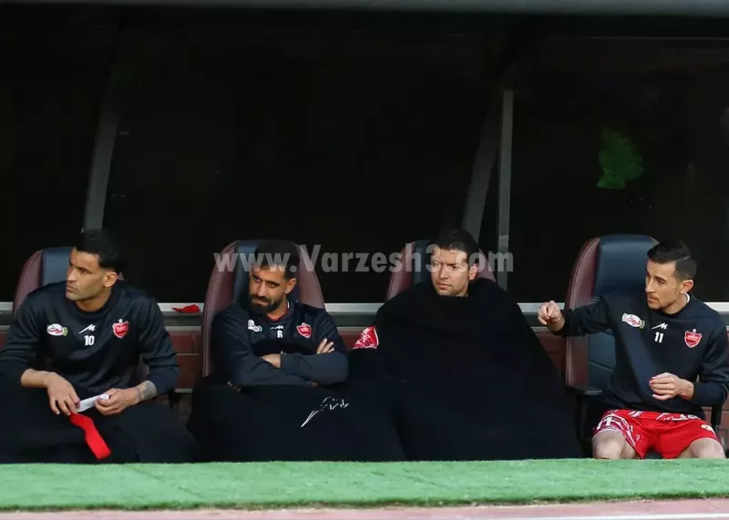 نیمکت پرسپولیس خشم، تکاپو و سردرگمی