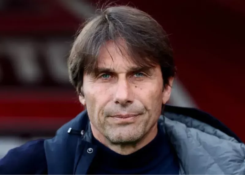 انتقاد تند از کونته: زیادی غر می‌زنی!