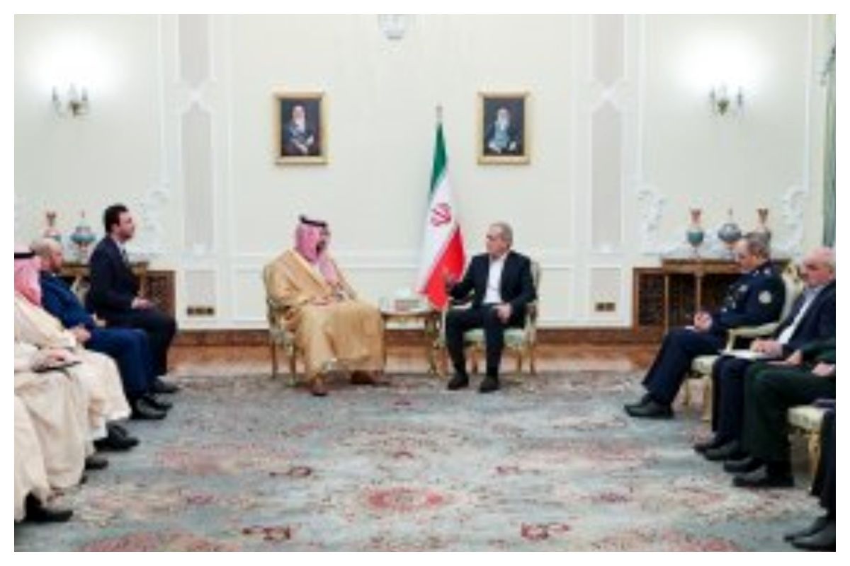 پزشکیان خواستار توسعه همکاری‌های دوجانبه میان ایران و عربستان شد