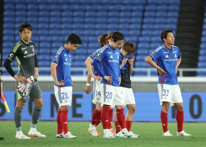 اخراج سرمربی یوکوهاما یک هفته قبل از بازی با النصر