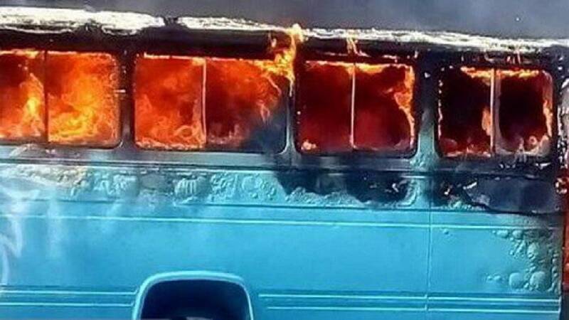 حادثه تلخ برای سرویس دانش آموزان دختر | مینی بوس دانش آموزان در آتش سوخت