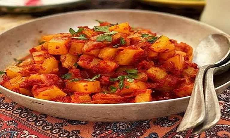طرز تهیه دو پیازه آلو شیرازی ؛ یک غذای سریع و فوری