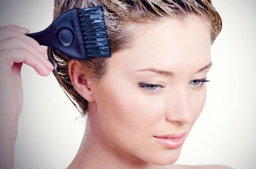 روش تهیه رنگ مو قهوه ای در خانه | تقویت موها با رنگ مو خانگی