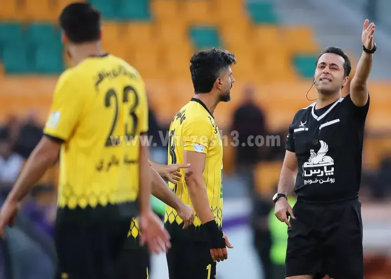 کارشناسی صحنه‌های مشکوک پرسپولیس - سپاهان